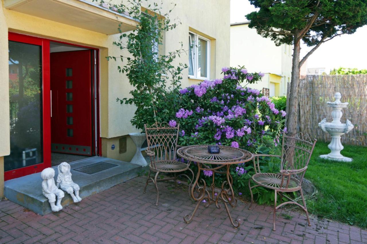 Cozy Souterrain-Half-Basement-Apartment Included 2 Bicycles Berlin Exteriör bild
